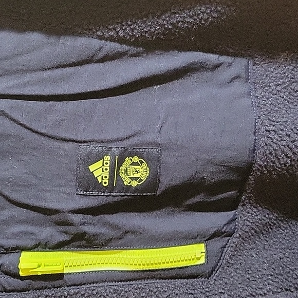 Adidas. MANCHESTER UNITED. Men's fleece with full zipper. - Picture 2 of 8